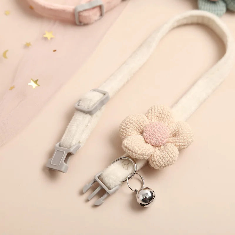 New Cute Flower Pet Cat Collar Traction Cute Cartoon Flower Bell Collar Cat Necklace Small Dog Supplies